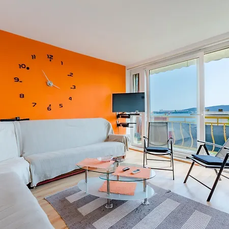 Anlena Apartment *