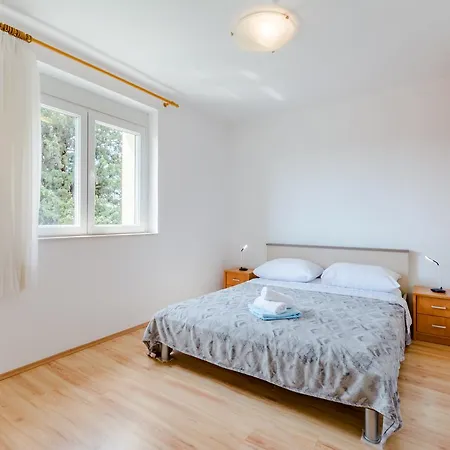 Anlena Apartment *
